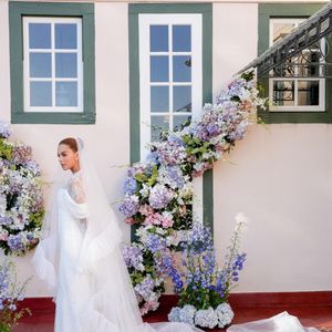 Giovanna Lancellotti escolheu o vestido durante uma viagem por Paris