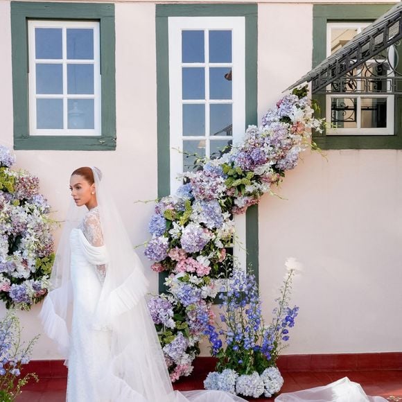 Giovanna Lancellotti escolheu o vestido durante uma viagem por Paris