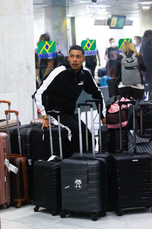 MC Poze do Rodo é acusado de apologia ao crime através de suas músicas: 'Incitação a confrontos armados entre facções rivais, o que frequentemente resulta em vítimas inocentes'