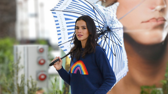 Os tênis impermeáveis ​​Adidas na cor brownie de chocolate vão destronar as botas de chuva neste verão