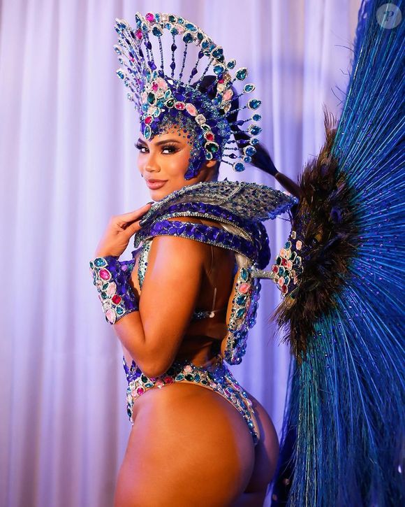 Lexa revelou o motivo que a fez desistir do uso de canetas emagrecedoras antes de estrear como madrinha de bateria da Dragões da Real no Carnaval 2026. Em entrevista ao Portal LeoDias, a cantora explicou a decisão e contou como tem se preparado para o desfile em São Paulo