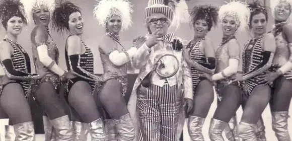 Rita Cadillac com Chacrinha: ‘Tenho o maior orgulho de ser ex-chacrete’, diz ela ao Purepeople