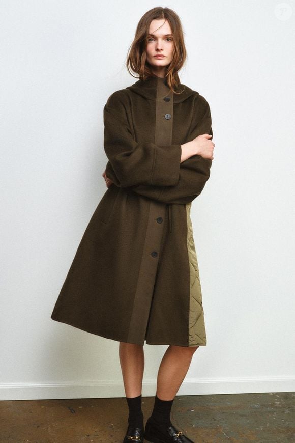 A parka da ZW Collection Limited Edition é a terceira peça que transforma qualquer produção. Confeccionada com lã, ela entrou na liquidação da Zara por R$ 811,30