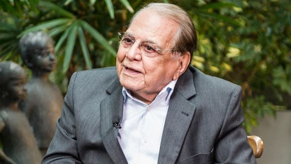 6.400m² de terreno cercado de Mata Atlântica, quadra de tênis de 500m² e IPTU de R$ 39 mil: mansão de Ivo Pitanguy está à venda por R$ 3,5 milhões 10 anos após morte do cirurgião dos famosos