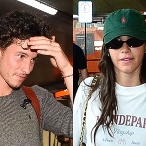 O registro de Bruna Marquezine e Shawn Mendes trocando um beijo em Alagoas ganhou novos significados após a descoberta de um detalhe simbólico no vídeo: um coração formado pelas sombras dos corpos
