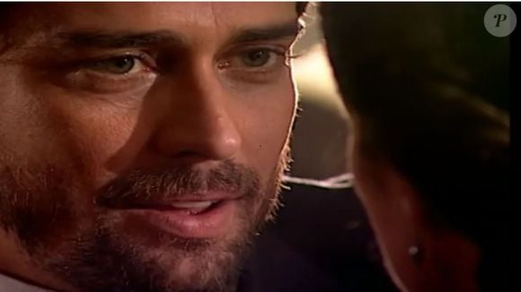 Marco Antônio (Marcello Antony) volta com barba e toma atitudes de home, como salvar o pai da falência e pedir Rosana em casamento