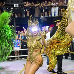 Carnaval 2025 com LED: fantasia de Muriel Quixaba, Rainha da Tatuapé, também chamou atenção pela luz