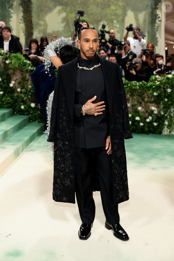 O modelo mais caro em posse do piloto é o Mercedes-AMG One, um hipercarro produzido pela divisão de alta performance da Mercedes-Benz.