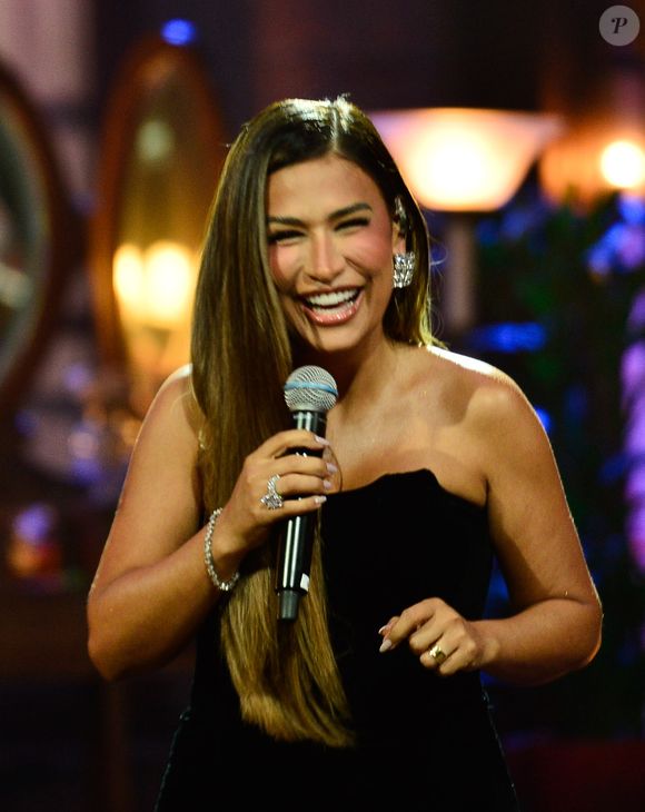 Simone Mendes esclareceu em outra ocasião que atende os fãs no início do show e não o faz no final por conta da logística da agenda