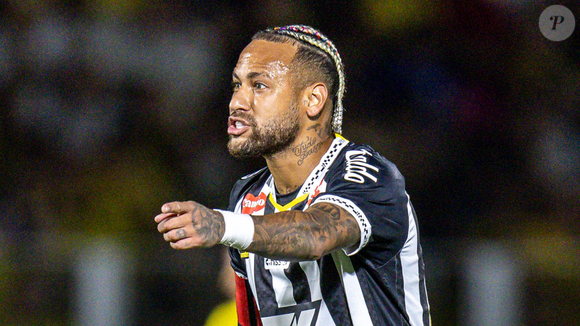 Neymar viveu uma derrota histórica neste domingo (17), quando o Santos perdeu de 6 a 0 para o Vasco da Gama em uma partida do Campeonato Brasileiro