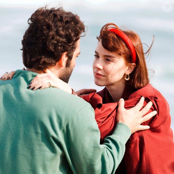 'Vale Tudo': em uma cena carregada de emoção, Solange (Alice) revelou a Afonso (Humberto) que está grávida dele - pouco depois de o personagem descobrir que tem leucemia e praticamente declarar que não iria lutar pela própria vida