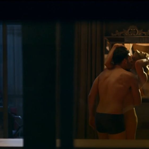 Eudora e André, personagens de Mariana Ximenes e Henrique Barreira, protagonizam romance que desperta a fúria de Ademir