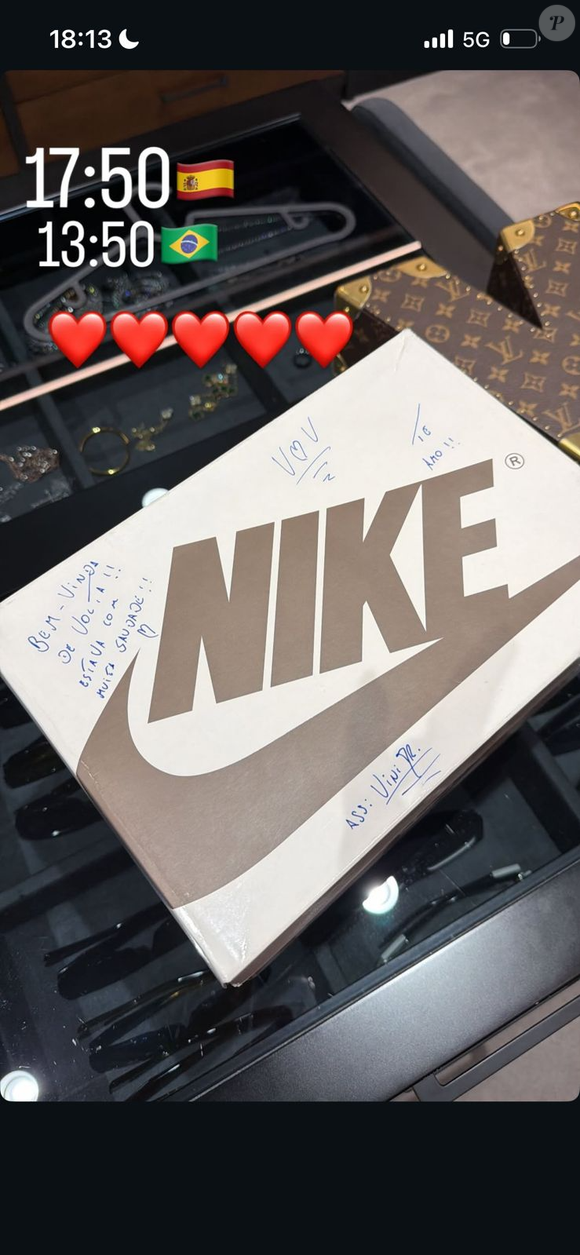 Depois das vaias no desfile da Grande Rio, Virgínia recebe surpresa romântica de Vini Jr., jogador do Real Madrid, e compartilha nas redes