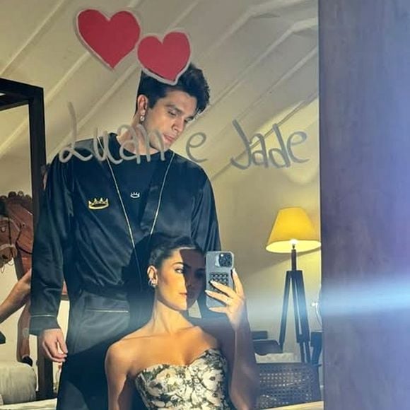 Luan Santana e Jade Magalhães contaram que a rotina com a filha é desafiadora