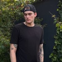 Filho da top Cindy Crawford, Presley Gerber morre aos 27 anos em clínica de reabilitação: modelo lutava contra vício há 10 anos; família quebra silêncio em meio ao luto. 'Momento muito difícil e doloroso'