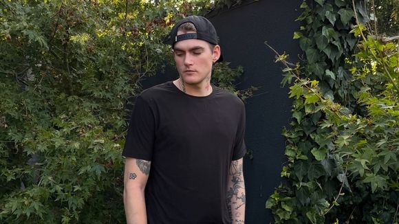 Filho da top Cindy Crawford, Presley Gerber morre aos 27 anos em clínica de reabilitação: modelo lutava contra vício há 10 anos; família quebra silêncio em meio ao luto. 'Momento muito difícil e doloroso'