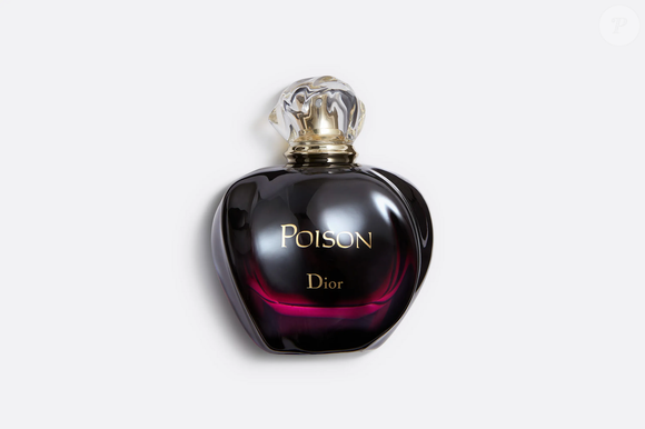 Lançado em 1985, o Poison, da Dior, segue atravessando gerações e continua sendo uma das fragrâncias mais marcantes e sedutoras da perfumaria internacional