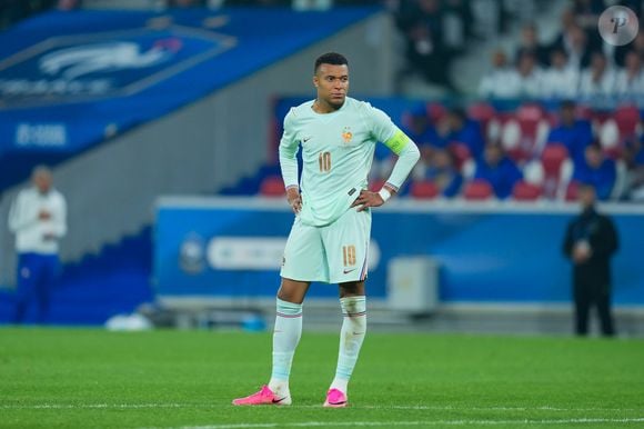 Com 14 gols em Mundiais, Mbappé reconheceu a vantagem de Messi e projetou continuidade na busca por marcas históricas em Copas