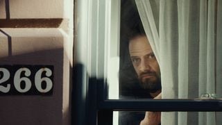 Oito episódios para terminar até domingo: a série de suspense psicológico que está conquistando a Netflix