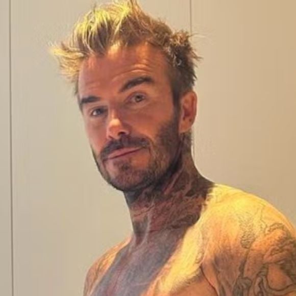 A carreira de David Beckham, marcada por passagens por Manchester United, Real Madrid, LA Galaxy e PSG, ajuda a contextualizar sua defesa da disciplina e do trabalho contínuo