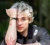 Juliano Floss denunciou um vídeo íntimo falso criado com inteligência artificial que simula uma situação sexual com Jonas Sulzbach e afirmou que pretende processar os responsáveis
