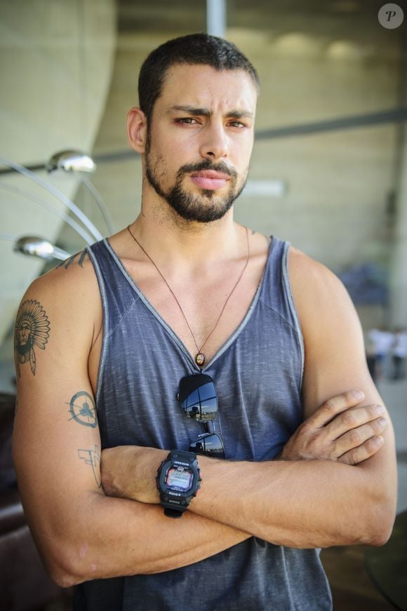 2014: no mesmo ano e com o visual transformado, Cauã Reymond deu vida ao policial André Câmara para a série 'O Caçador'