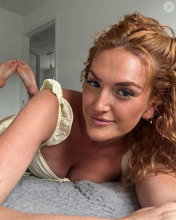 Annie Charlotte tem uma rotina menstrual diferenciada. Ela precisa fazer uso de contraceptivos para tentar regularizar o ciclo