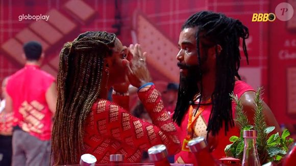 Líder Diogo Almeida conversou com Aline, após indicar baiana ao 'Na Mira' nesta madrugada (25)