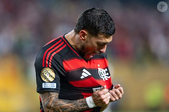 Arrascaeta garante vitória do Flamengo com gol decisivo aos 16 minutos do 1º tempo na estreia do Mundial