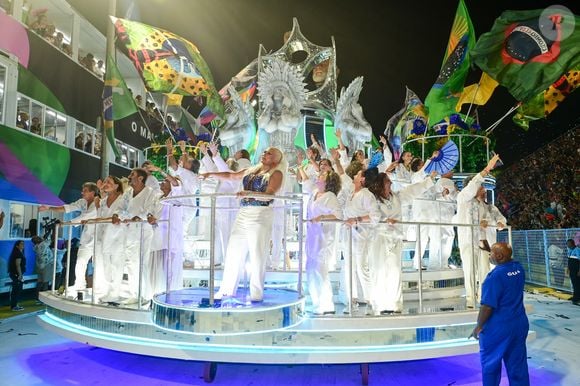 Famosos foram ao desfile do Carnaval 2026 da Acadêmicos de Niterói em homenagem ao presidente Lula