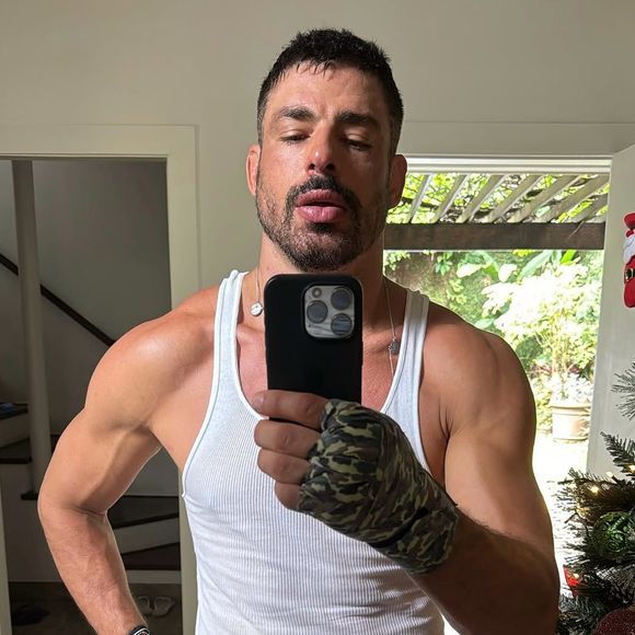 Em entrevista, Cauã Reymond negou ter 'mexido' no rosto com procedimentos estéticos