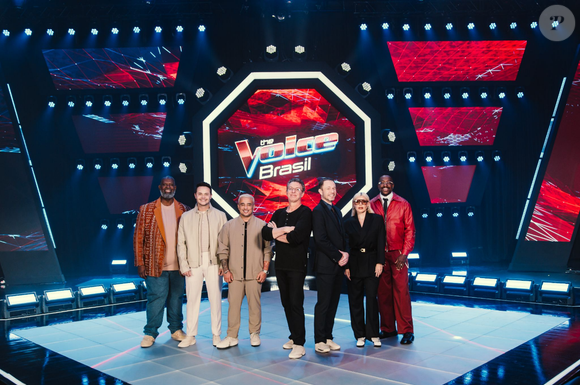 Internautas elogiam cenário e jurados, mas The Voice Brasil perde para A Fazenda e Estrela da Casa