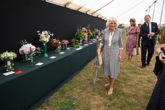 A rainha consorte acaba de iniciar suas férias de verão (de lá), como já virou tradição no Palácio de Buckingham. O destino, como de costume, é a Escócia. Mais precisamente Balmoral, a residência de férias favorita da falecida rainha Elizabeth II