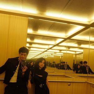 Discreto nas redes, Jullio Reis revela seu lado mais romântico com Manu Gavassi em posts cheios de apelidos como 'momô' e 'amor da minha vida'