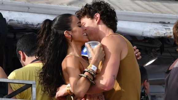 'Eles são muito transantes': o detalhe que (quase) passou despercebido na interação entre Bruna Marquezine e Shawn Mendes no Carnaval de Salvador. Vídeo!