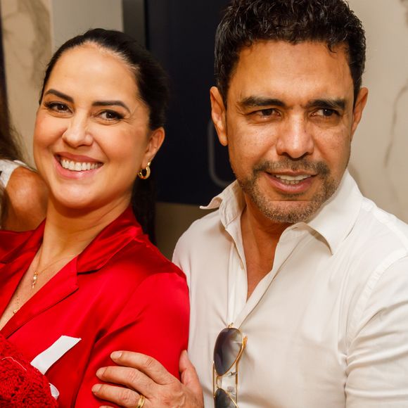 Graciele Lacerda e Zezé Di Camargo deixaram a maternidade na tarde deste sábado (28)
