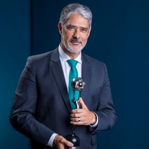 'Ser recebido pelo Globo Repórter me deixa honrado e gratíssimo', diz William Bonner sobre novo desafio