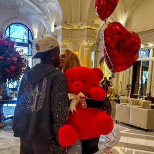 Virgínia Fonseca postou foto beijando Vini Jr. ao assumir namoro