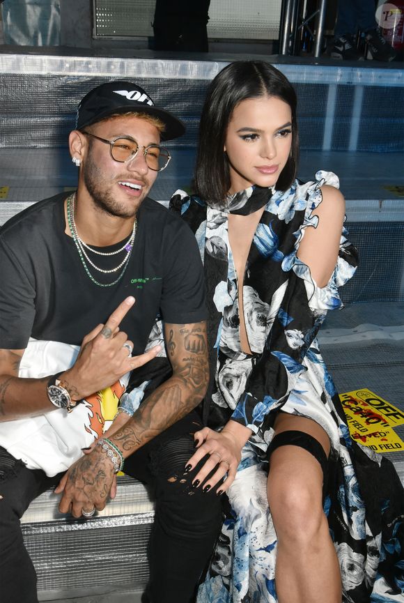 Curtida inesperada de Neymar em post de Bruna Marquezine agita fãs do ex-casal Brumar