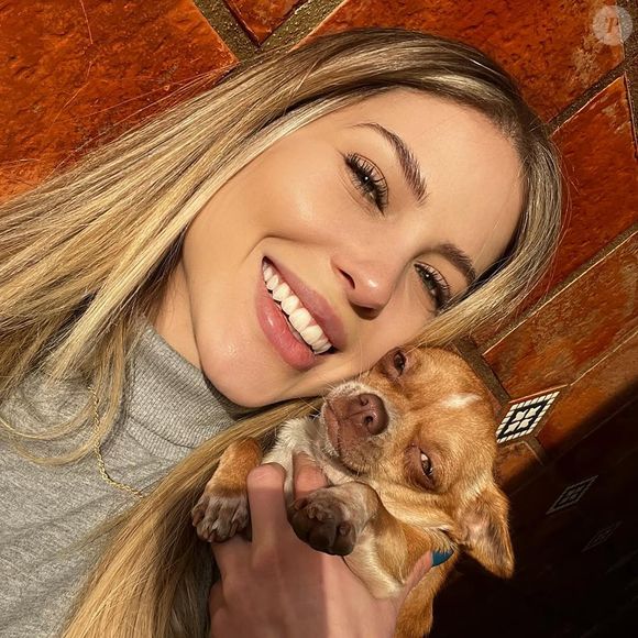 Saory Cardoso costumava posar sozinha em fotos e vídeos para os milhares de seguidores das redes sociais