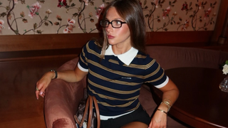 Na cor vinho e com inspiração preppy, a New Balance tem os tênis estilosos que você vai querer usar durante toda a temporada