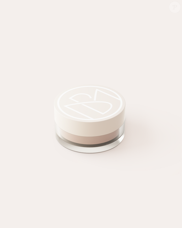 Já o Light Up (BM Beauty) é indicado especialmente para a área dos olhos. Enriquecido com ácido hialurônico, o pó ultrafino hidrata, sela e fixa a maquiagem sem marcar linhas finas, além de iluminar suavemente a região. Preço sugerido: R$ 99,90