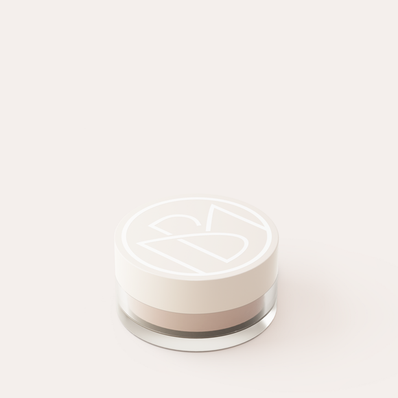 Já o Light Up (BM Beauty) é indicado especialmente para a área dos olhos. Enriquecido com ácido hialurônico, o pó ultrafino hidrata, sela e fixa a maquiagem sem marcar linhas finas, além de iluminar suavemente a região. Preço sugerido: R$ 99,90