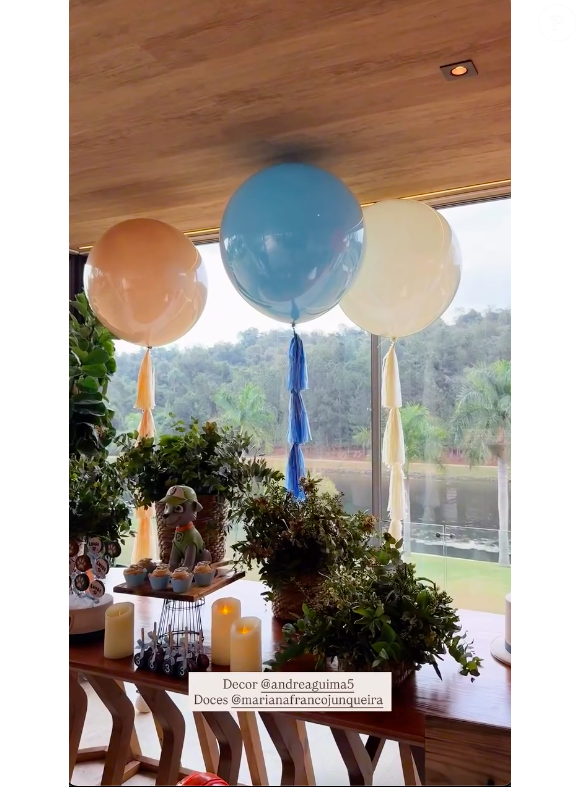 Fabiana Justus escolheu como tema da festa a Patrulha Canina, que foi um pedido do filho