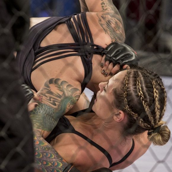 Paolla já passou por uma dieta para secar o biotipo em 2017, quando interpretou a personagem de Jeiza, a policial e lutadora de MMA, da novela 'A Força do Querer'.