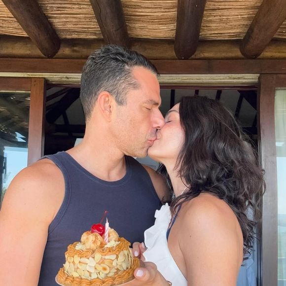 Casal já havia oficializado a relação com uma cerimônia civil em dezembro do ano passado