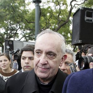 2008: Papa Francisco chega para a missa do Te Deum, na Argentina