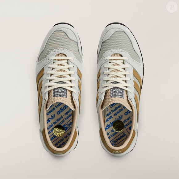 Azul glacê em alta: Com tonalidade pastel e detalhes terrosos, o Adidas LONGRIDGE SPZL aposta em uma combinação de cores elegante e versátil, perfeita para compor produções sofisticadas no outono-inverno