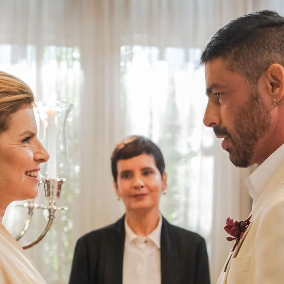 Internautas ironizaram a cerimônia de Odete e César, que deveria ser um dos pontos altos da novela