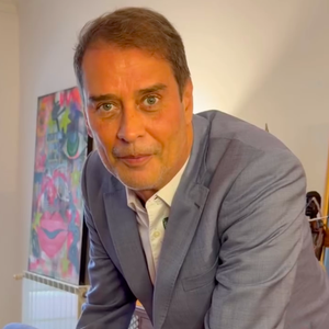 Marcello Antony revelou que a experiência na atuação é diferente da correção de imóveis, já que hoje não conta com script